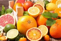 اگر خواب راحت میخوای شبها این میوه ها رو نخور!