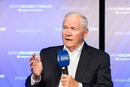 رابرت گیتس: حمله نظامی دانش هسته‌ای ایران را نابود نمی‌کند | آمریکا فقط زمان می‌خرد