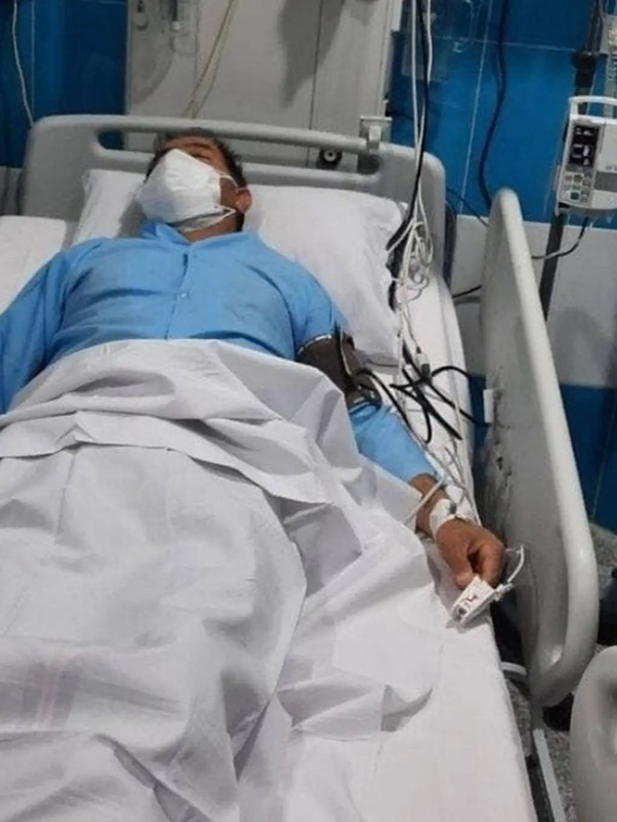 خونریزی شدید داخلی پزشک ایرانی پس از تزریق واکسن روسی تایید شد| جهانپور عوارض واکسن روسی را تایید کرد