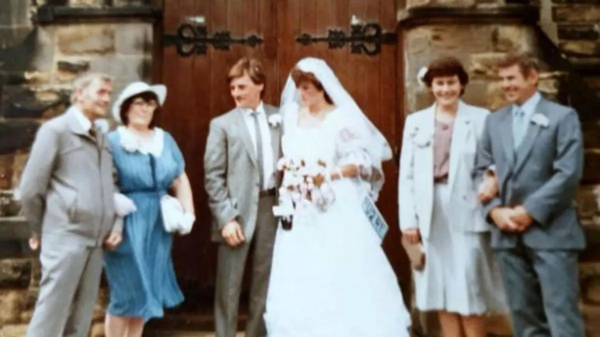 انگلیس؛ عکس‌های عروسی بعد از 35 سال به دست عروس و داماد رسید