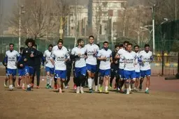 
تمرین استقلال |  استقبال پرشور استقلالیها از اراذل و اوباش
