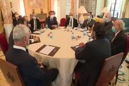 جزئیاتی از دیدار محمد رعد با ماکرون/ مخالفت رئیس‌جمهوری فرانسه با درخواست گروه ۱۴ مارس