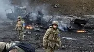 لحظه‌ای که صدای سوت مرد اوکراینی، اشغالگران روس را از خرسون فراری داد!+ویدئو 