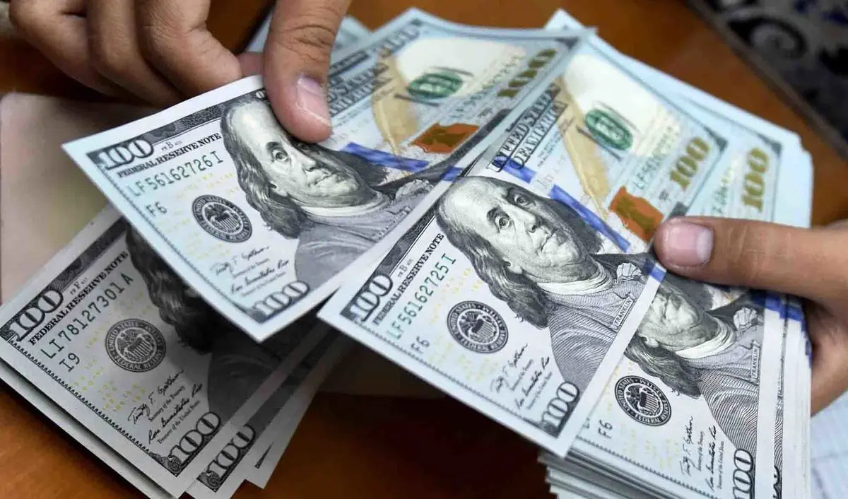 کیهان، روزنامه حامی دولت: دلار، غده سرطانی است؛ از طریق تهاتر کالا با کشور‌های دوست، هم خودمان و هم آن کشورها از شر دلار خلاص می‌شوند | در ۱۰ ماهه اول سال جاری ۸۰ میلیون دلار کالا از جمله یک تن گوشی موبایل، به‌طور غیرمستقیم از آمریکا وارد ایران شده