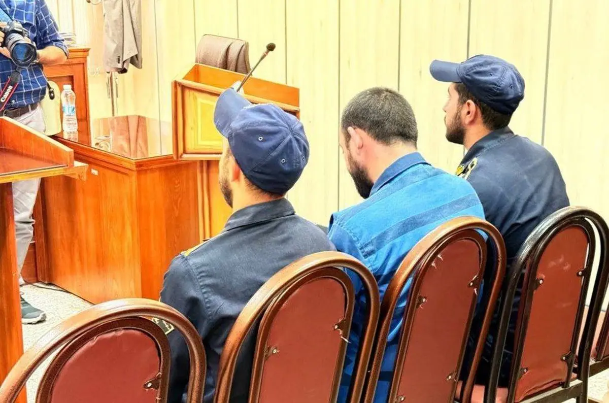 دادگاه رسیدگی به پرونده قتل الهه حسیننژاد آغاز شد | اولین عکس از قاتل الهه حسین نژاد در جلسه محاکمه امروز | تصاویری از خانواده الهه حسین نژاد در جلسه محاکمه امروز
