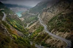 ۸ جاده‌ی خطرناک در ایران که رانندگی در آنها مثل بازی با دم شیر می‌ماند! | هر لحظه سایه مرگ در این‌ جاده‌ها همراهت میکنه! 
