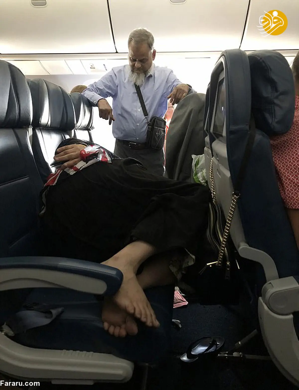 اقدام جنجالی یک زن و شوهر در هواپیما