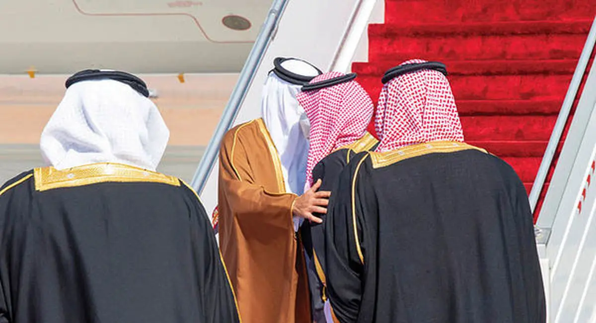 شکست سعودی در زورآزمایی با قطر | بن‌سلمان و شیخ‌تمیم در عربستان یکدیگر را در آغوش گرفتند