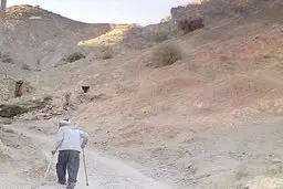 سخنان اعتراضی پیرمرد روستایی خطاب به رئیسی+ویدئو