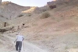 سخنان اعتراضی پیرمرد روستایی خطاب به رئیسی+ویدئو