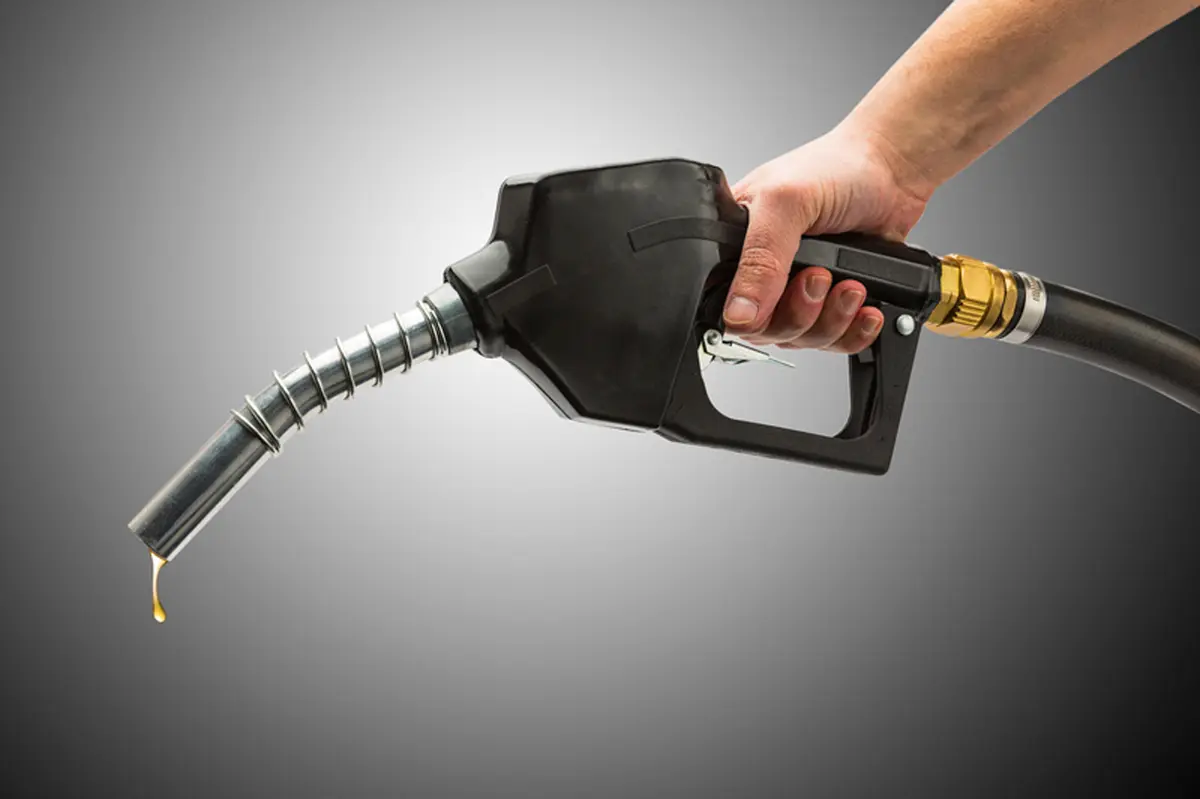 بازگشت کارت سوخت؛ سناریو‌های مختلف دولت برای "قیمت بنزین"