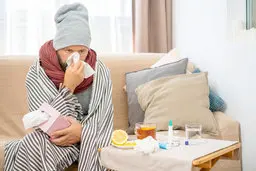 از عطسه کردن خود جلوگیری نکنید! | عوارض جلوگیری از عطسه چیست