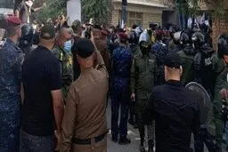 
فرمانده الحشد الشعبی  |   با اعتراضات در مقابل مقر حزب دموکرات ارتباطی نداریم
