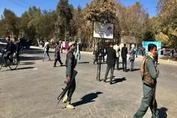 
 مهاجمان مسلح    |   کشته‌شدن ۲۰ نفر در پی حمله مسلحانه به دانشگاه کابل
