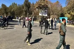 
 مهاجمان مسلح    |   کشته‌شدن ۲۰ نفر در پی حمله مسلحانه به دانشگاه کابل
