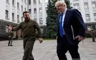 قدم زدن زلنسکی رئیس جمهور اوکراین و جانسون نخست وزیر انگلیس در خیابان های کی‌یف+ویدئو 