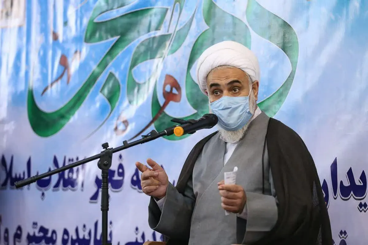 
کرونا نباید بهانه‌ای برای برگزار نشدن برنامه‌های دهه فجر باشد

