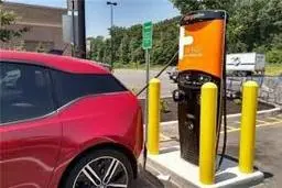 بزرگترین ایستگاه شارژ خودروهای برقی در شانگهای راه اندازی شد.