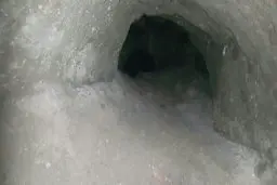 سرقت  |  تونلی طولانی در مخفیگاه یک باند زورگیری کشف شد.