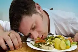  خلاصی از احساس سستی پس از ناهار با یک روش جالب 