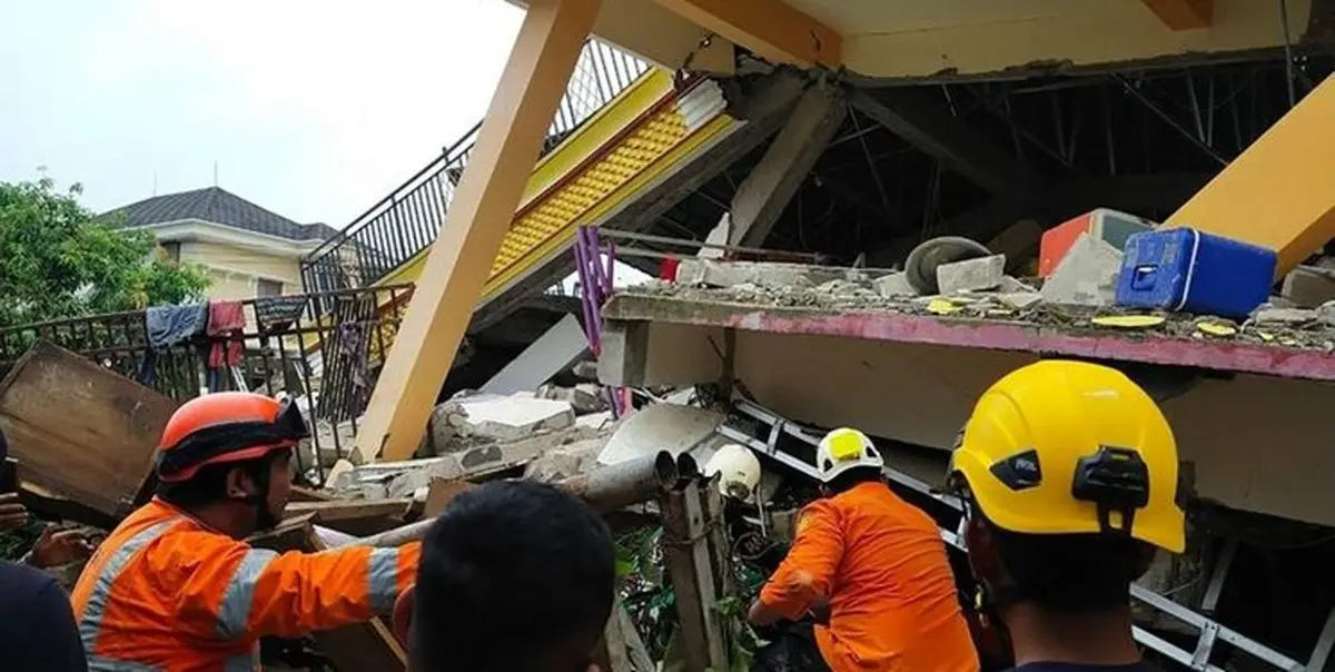 زلزله اندونزی ۲۶ کشته و صدها زخمی برجا گذاشت؛ نگرانی درباره «سونامی»