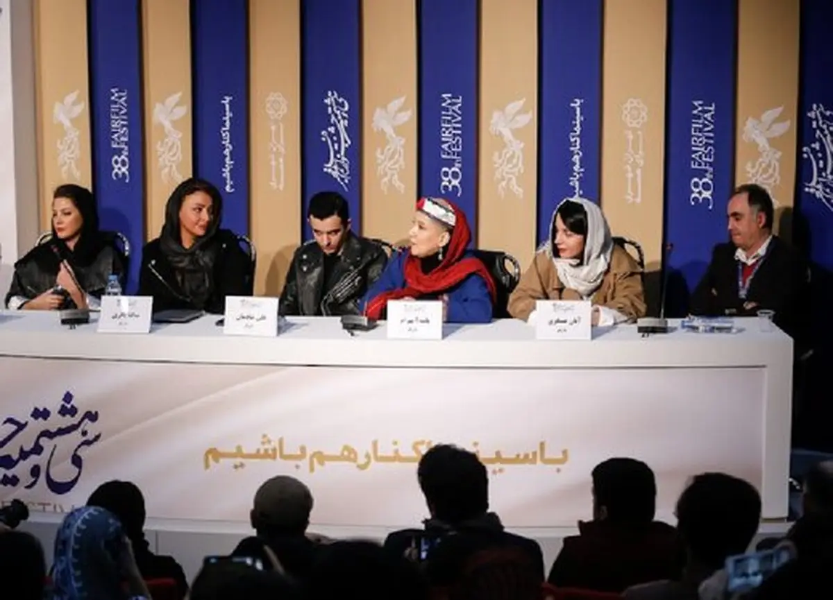 واکنش پانته‌آ بهرام به حاشیه‌های حضورش در نشست خبری جشنواره فجر؛ ارتش یک نفره‌ام/ عکس