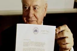  نزدیکان ملکه بریتانیا رازهایی دردناک را از او پنهان می‌کردند