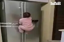 کودکی که واقعاً از دیوار راست بالا می‌رود!+ویدئو