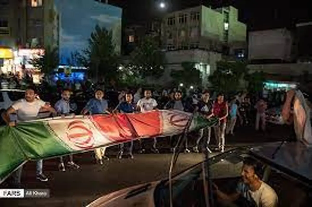 شادی و پایکوبی مردم در میدان تجریش برای صعود تیم ملی به جام جهانی+ویدئو