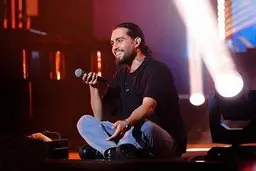 حامیم خواننده محبوب پس از گذراندن دوران سخت، از بیمارستان مرخص شد!