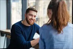 ترفند تشخیص کراش پنهان | از کجا بفهمیم کسی پنهانی به ما علاقه دارد؟