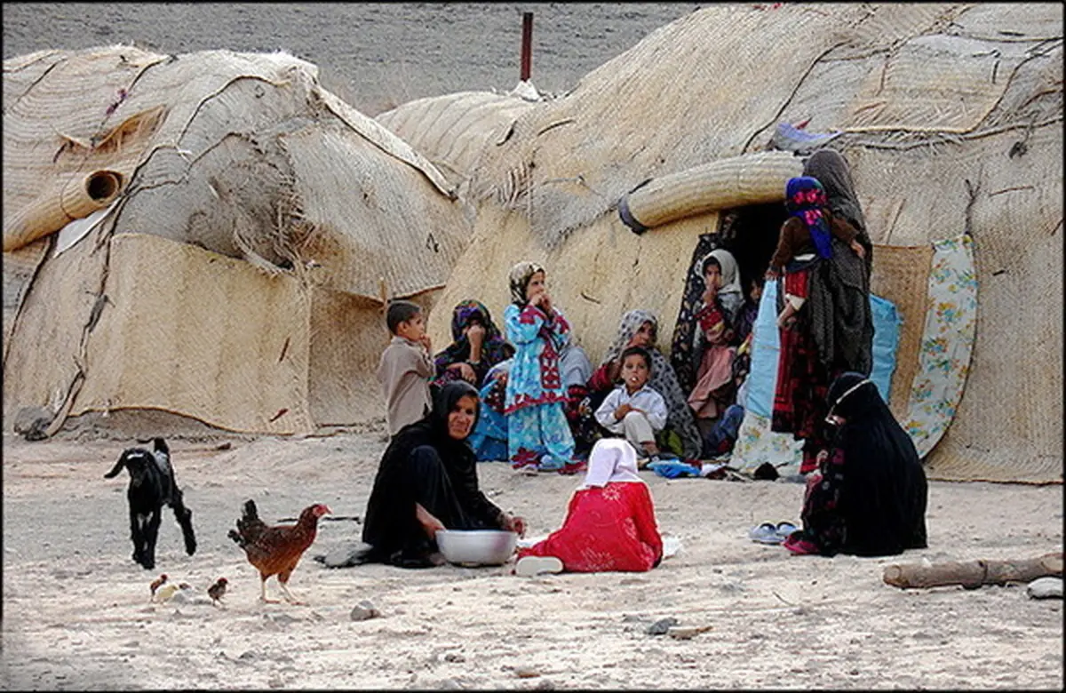 اینجا از زمین و آسمان مصیبت می‌بارد