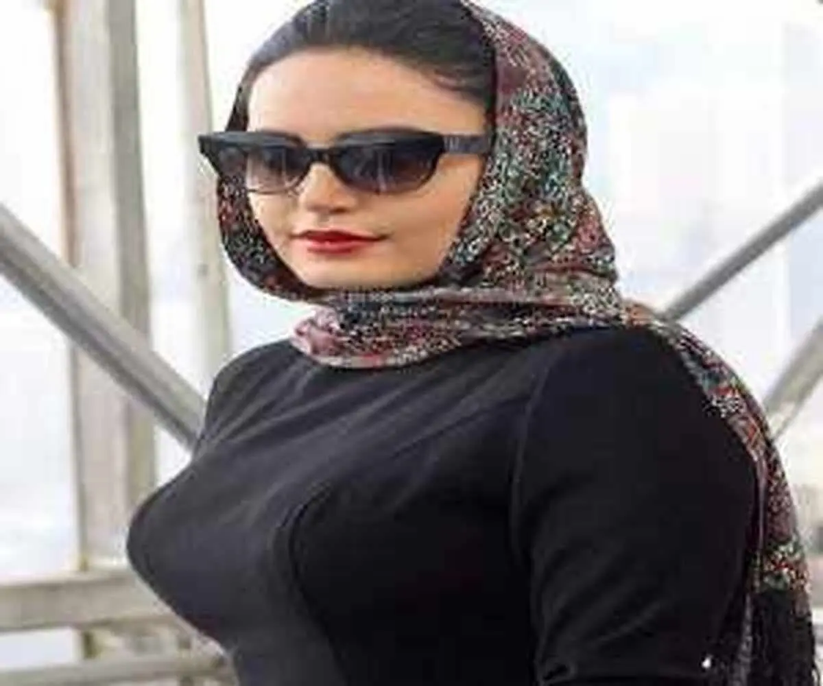 تیپ بانمک الناز شاکردوست در حال دادن نذری + عکس
