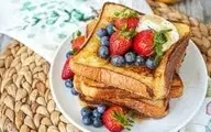 تست شکلاتی با کرم رژیمی | یک صبحانه خوش‌طعم و سالم برای صبح جمعه +ویدئو
