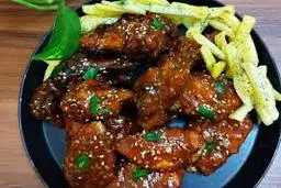 قطعا بوفالو وینگز یکی از خوشمزه ترین غذاهاست | بیا بهت یاد بدم چجوری خودت بوفالو وینگز درست کنی+ویدئو