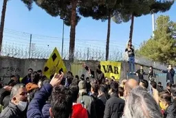 سپاهانی ها  خواهان حضور VAR در فوتبال شدند