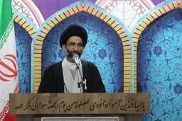 امام جمعه کاشان: ۶ ساعت در ابیانه و باغ فین درباره حجاب تذکر دادم