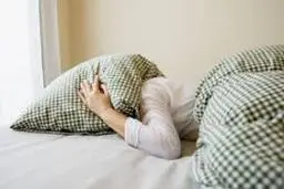 چگونه متوجه شویم کیفیت خواب‌ما‌ن پایین است؟