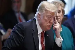 
ترامپ: به قرنطینه کردن سه ایالت فکر می‌کنم
