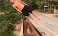 پرش متفاوت و جنجالی یک پسر از روی پل به داخل  رودخانه+ویدئو 