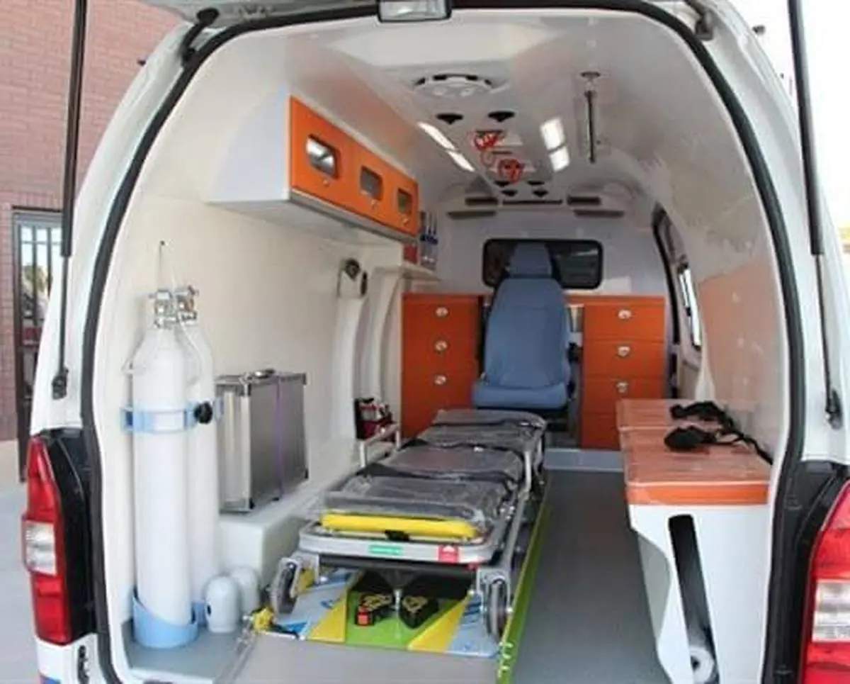 تصادف فاجعه بار آمبولانس  با یک خودروی سواری | آمبولانس واژگون شد + ویدئو 