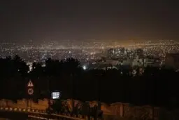 خاموشی صنعت، به قیمت تأمین برق مال‌ها 