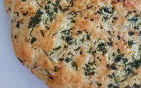 طرز تهیه نان کره ای سیر و پنیر یک میان وعده عالی + ویدیو