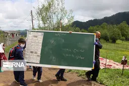 تصاویر تحصیل درطبیعت  به دلیل نبود اینترنت 