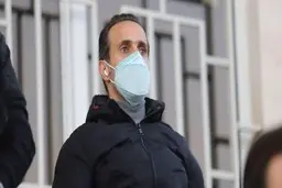 علی کریمی برای ثبت نام رسمی در انتخابات در فدراسیون فوتبال حاضر شد