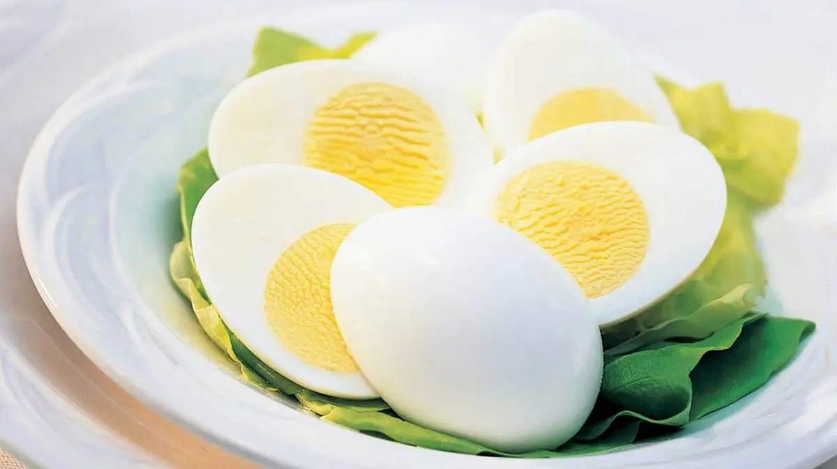 تا الان اشتباه تخم مرغ آب پز می‌کردی | فقط باید اینطوری تخم مرغ آب پز کنید