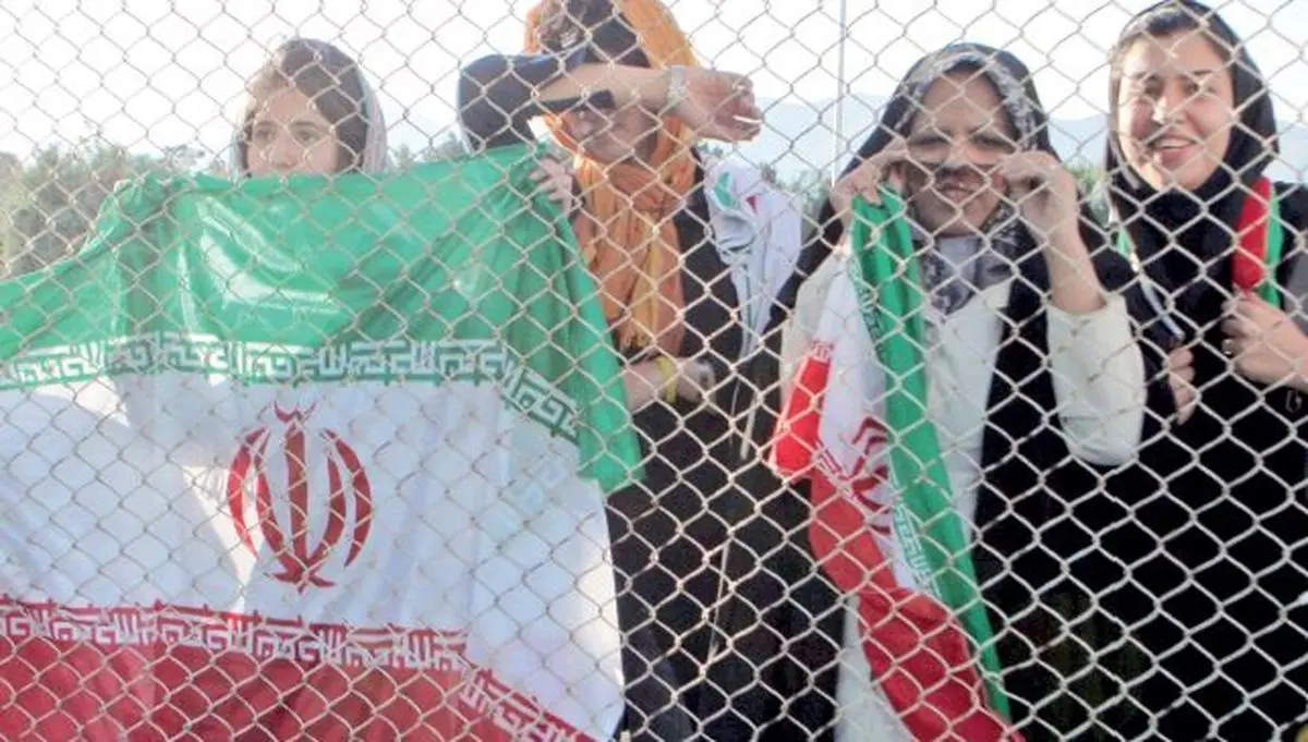کمیسیون اخلاق ورزش: فدراسیون فوتبال عذرخواهی کند 