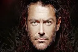 محمدرضا گلزار برای همیشه از ایران رفت؟ | عکسهای محمدرضا گلزار و همسر خارجی اش + ویدئو 