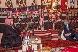 تصویری از حضور آیت الله جنتی بر مزار مصباح یزدی