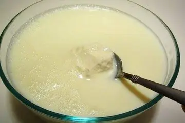 معجزه آب ماست برای بدن که از آن بی خبرید | هرگز آب ماست را دور نریزید